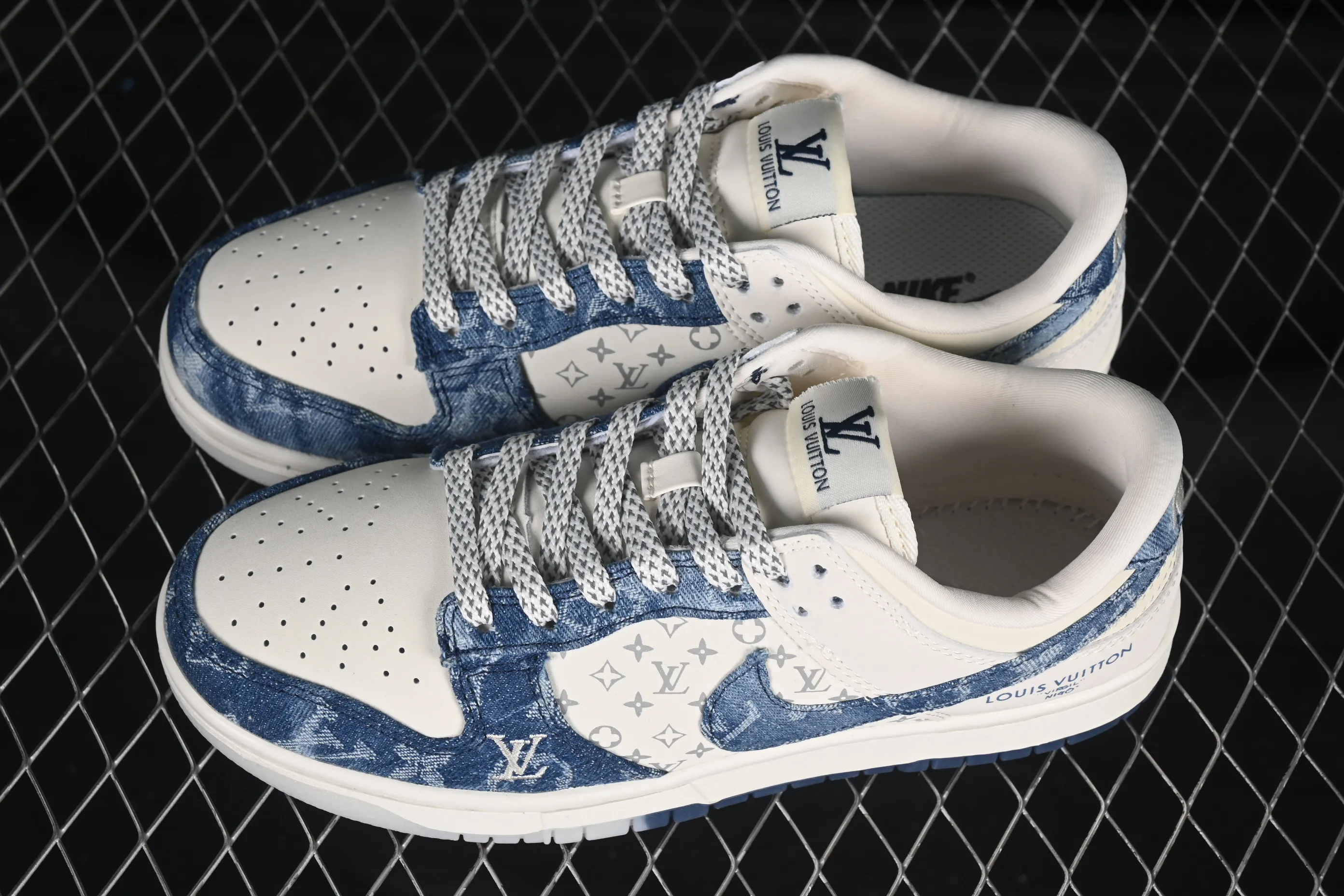 All categories Nk SB Dunk Series Nk SB Dunk Low High-end customized low-top sneakers Nike SB Dunk Low LV joint v blue jeans Anniversary high-end customized low-top casual sneakers CH8311-287